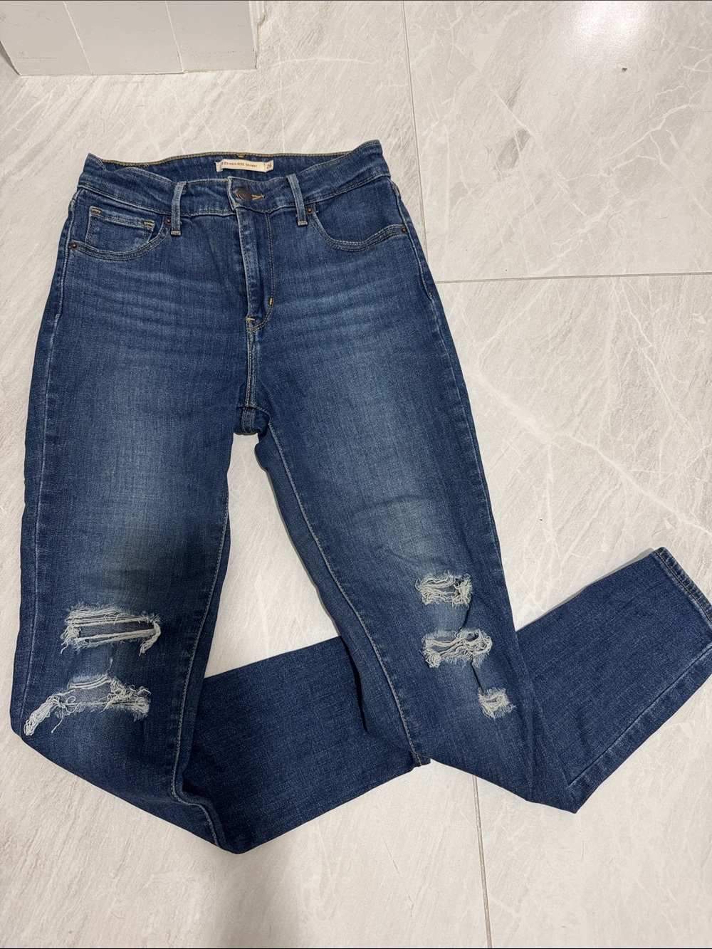 Levi’s 721 High Rise Women's Dark Blue Distressed Skinny Jeans